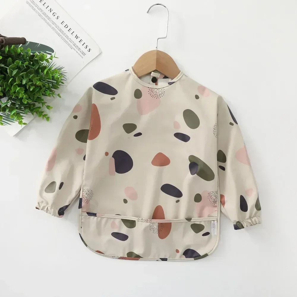 tenue bébé colorée